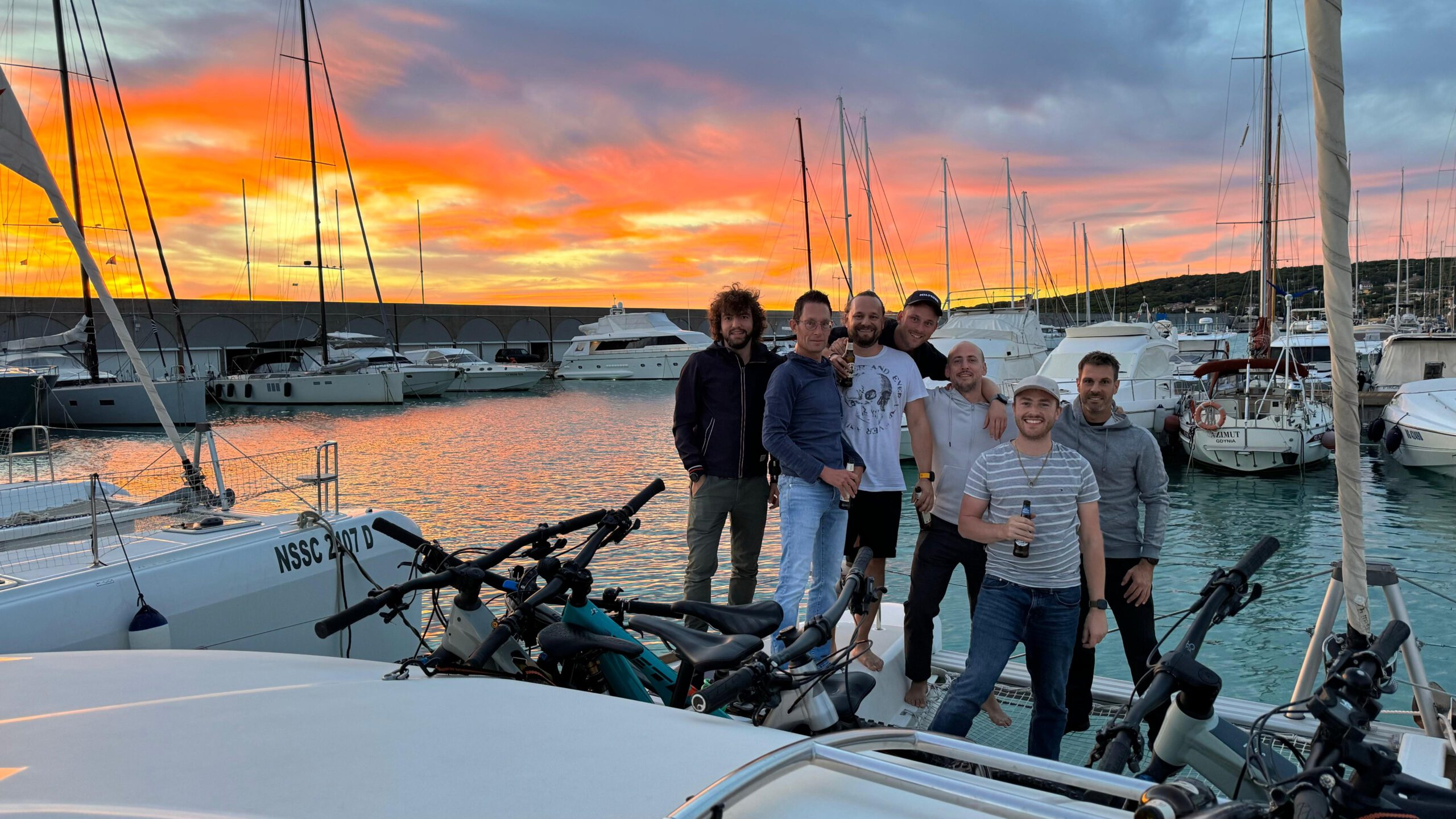 MTB & Segeln auf Elba: Die perfekte Bike & Sail Abenteuerreise | Die Crew von mtb-moments.de Michaque Kaiser, Martin Strauß, Joachim Jooss, Klaus Stark, Tobias Turba & Sebastian Eckl