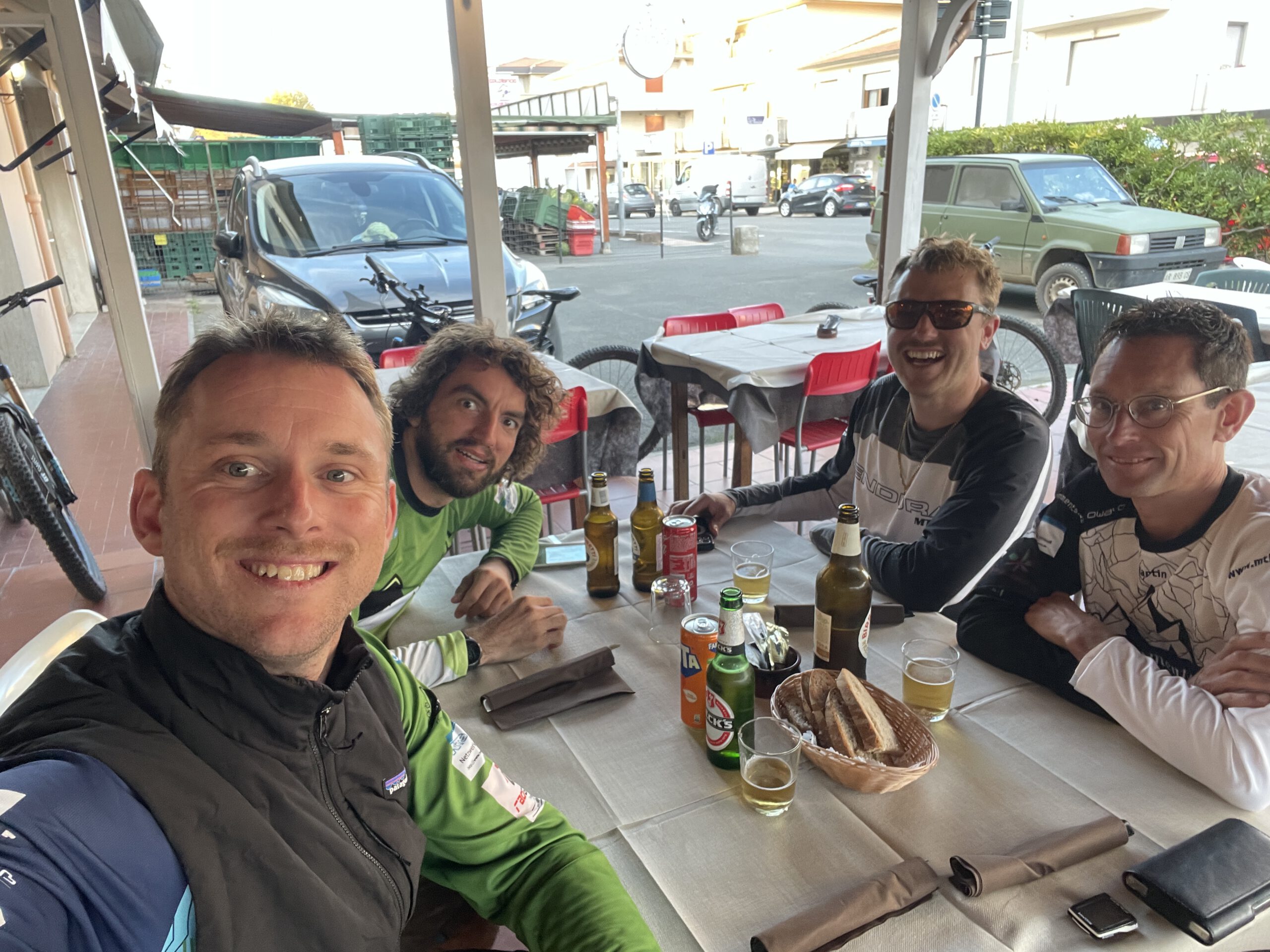 Mountainbike und Segeln auf Elba - 7 Tage Abenteuer Michaque Kaiser Joachim Jooss Martin Strauß Klaus Stark von mtb-moments.de